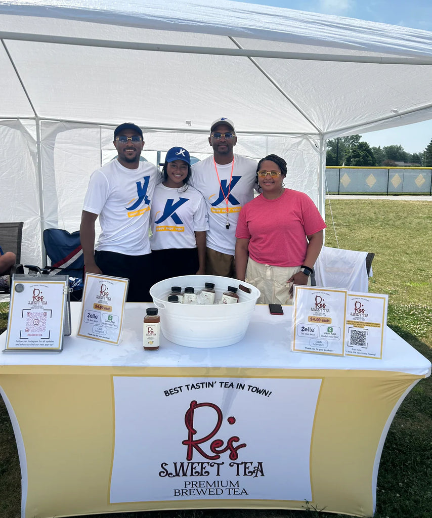 Re's Sweet Tea booth at outdoor event